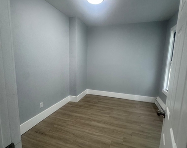 105 Caroline Street - Photo Thumbnail 3
