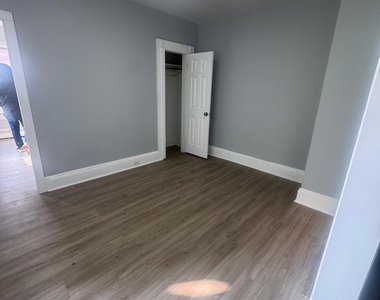 105 Caroline Street - Photo Thumbnail 6