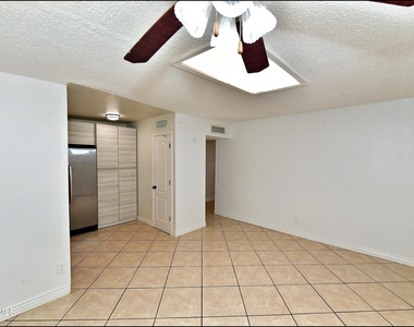 10565 Murphy Street - Photo Thumbnail 11