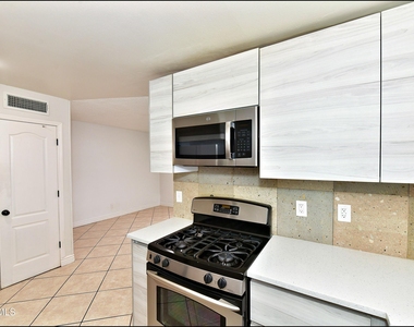 10565 Murphy Street - Photo Thumbnail 14