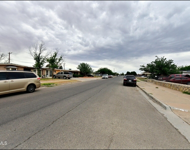 10565 Murphy Street - Photo Thumbnail 47