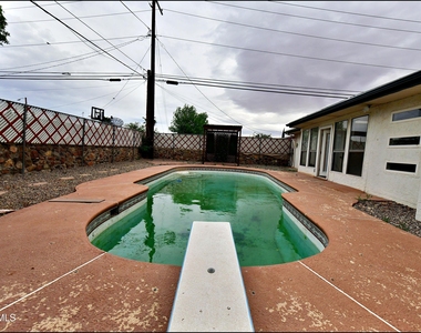 10565 Murphy Street - Photo Thumbnail 45