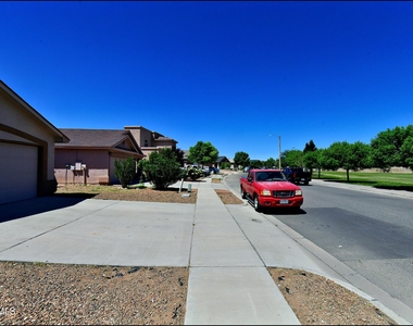 12976 Enrique Gomez Drive - Photo Thumbnail 47