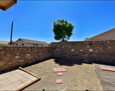 12976 Enrique Gomez Drive - Photo Thumbnail 40