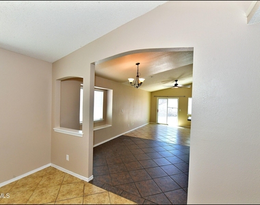 12976 Enrique Gomez Drive - Photo Thumbnail 10