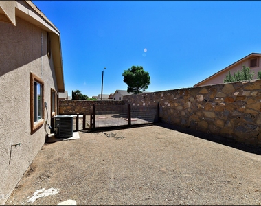 12976 Enrique Gomez Drive - Photo Thumbnail 42