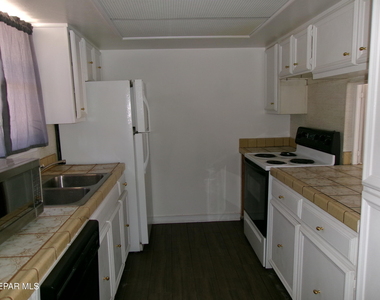 6700 Escondido Drive - Photo Thumbnail 8