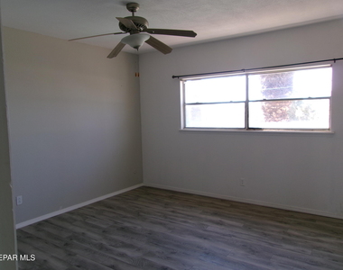 6700 Escondido Drive - Photo Thumbnail 10