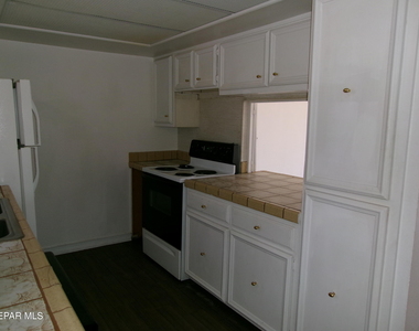 6700 Escondido Drive - Photo Thumbnail 7