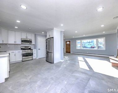 206 Bridgeview Place - Photo Thumbnail 10