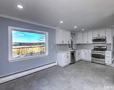 206 Bridgeview Place - Photo Thumbnail 9