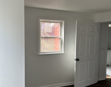 52 Pearl Street - Photo Thumbnail 14