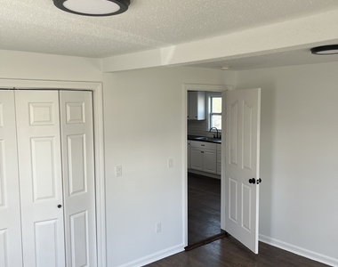 52 Pearl Street - Photo Thumbnail 7