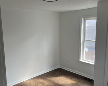 52 Pearl Street - Photo Thumbnail 10