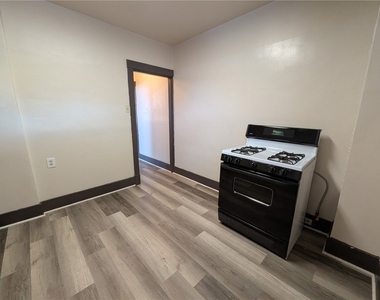 505 Broadway Ave - Photo Thumbnail 3
