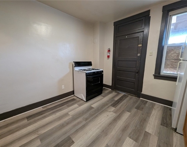505 Broadway Ave - Photo Thumbnail 4