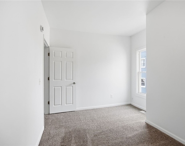720 Mary St - Photo Thumbnail 3