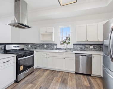 720 Mary St - Photo Thumbnail 5