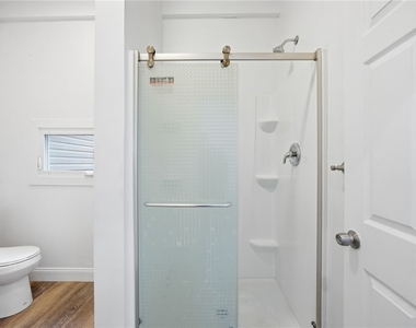 720 Mary St - Photo Thumbnail 9