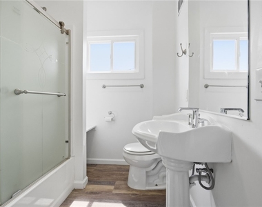 720 Mary St - Photo Thumbnail 8