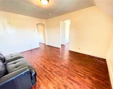 5544 Baywood St - Photo Thumbnail 4