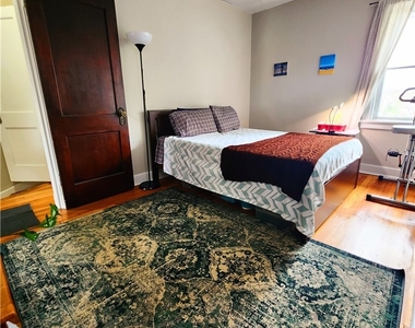 5850 Burchfield Ave - Photo Thumbnail 5