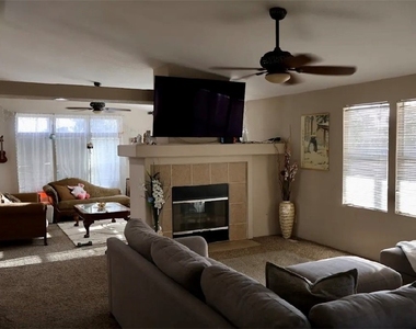 4964 Vista Flora Way - Photo Thumbnail 5