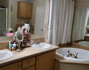 4964 Vista Flora Way - Photo Thumbnail 15