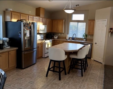 4964 Vista Flora Way - Photo Thumbnail 17