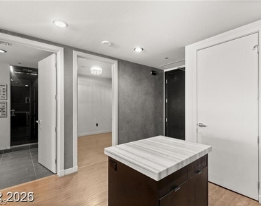 4525 Dean Martin Drive - Photo Thumbnail 5