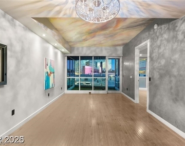 4525 Dean Martin Drive - Photo Thumbnail 7