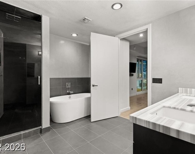 4525 Dean Martin Drive - Photo Thumbnail 18