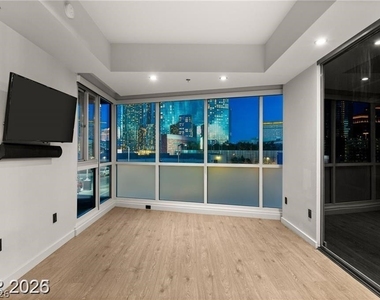 4525 Dean Martin Drive - Photo Thumbnail 13