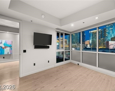 4525 Dean Martin Drive - Photo Thumbnail 14