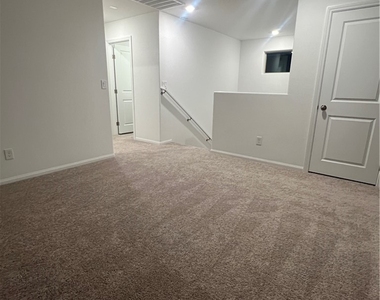 7668 Loftwood Avenue - Photo Thumbnail 15