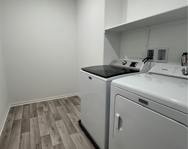 7668 Loftwood Avenue - Photo Thumbnail 29