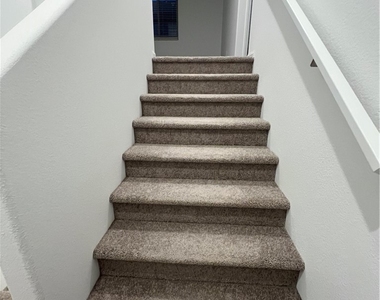 7668 Loftwood Avenue - Photo Thumbnail 13