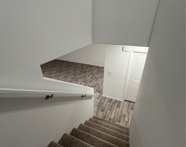 7668 Loftwood Avenue - Photo Thumbnail 12