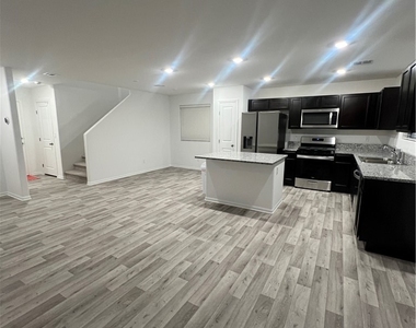 7668 Loftwood Avenue - Photo Thumbnail 2