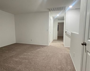 7668 Loftwood Avenue - Photo Thumbnail 22