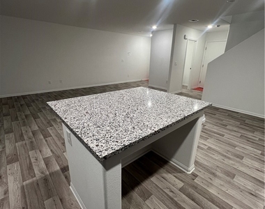 7668 Loftwood Avenue - Photo Thumbnail 6