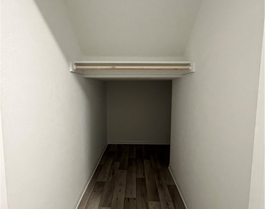 7668 Loftwood Avenue - Photo Thumbnail 10