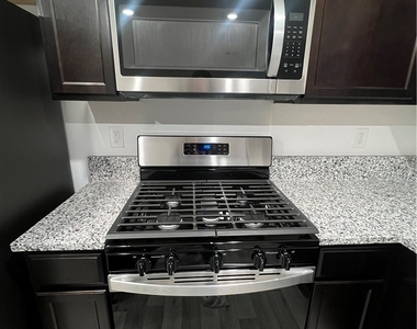 7668 Loftwood Avenue - Photo Thumbnail 5