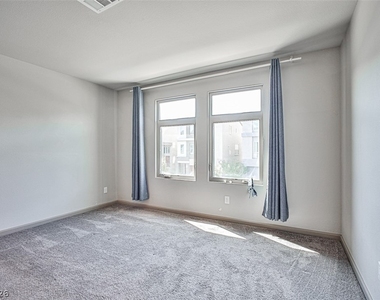 8052 Haywood Estate Avenue - Photo Thumbnail 16