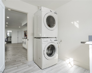 1913 Birch Street - Photo Thumbnail 11