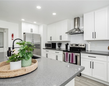 1913 Birch Street - Photo Thumbnail 17