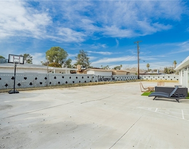 1913 Birch Street - Photo Thumbnail 58