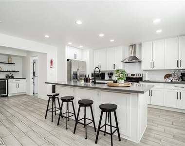 1913 Birch Street - Photo Thumbnail 16