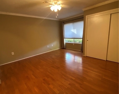 9033 Gemstone Drive - Photo Thumbnail 11