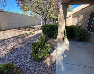 9033 Gemstone Drive - Photo Thumbnail 5